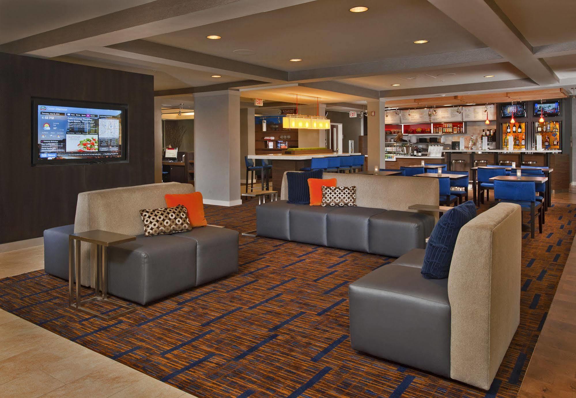 Courtyard By Marriott Cleveland Westlake Exterior photo